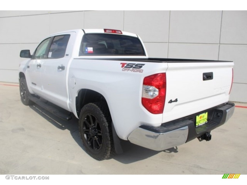 2017 Tundra SR5 CrewMax 4x4 - Super White / Black photo #5