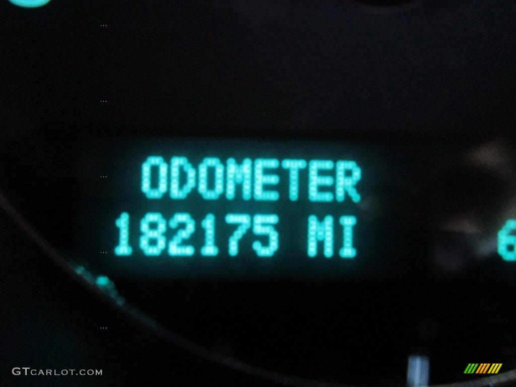 2012 Suburban LT - Summit White / Ebony photo #10