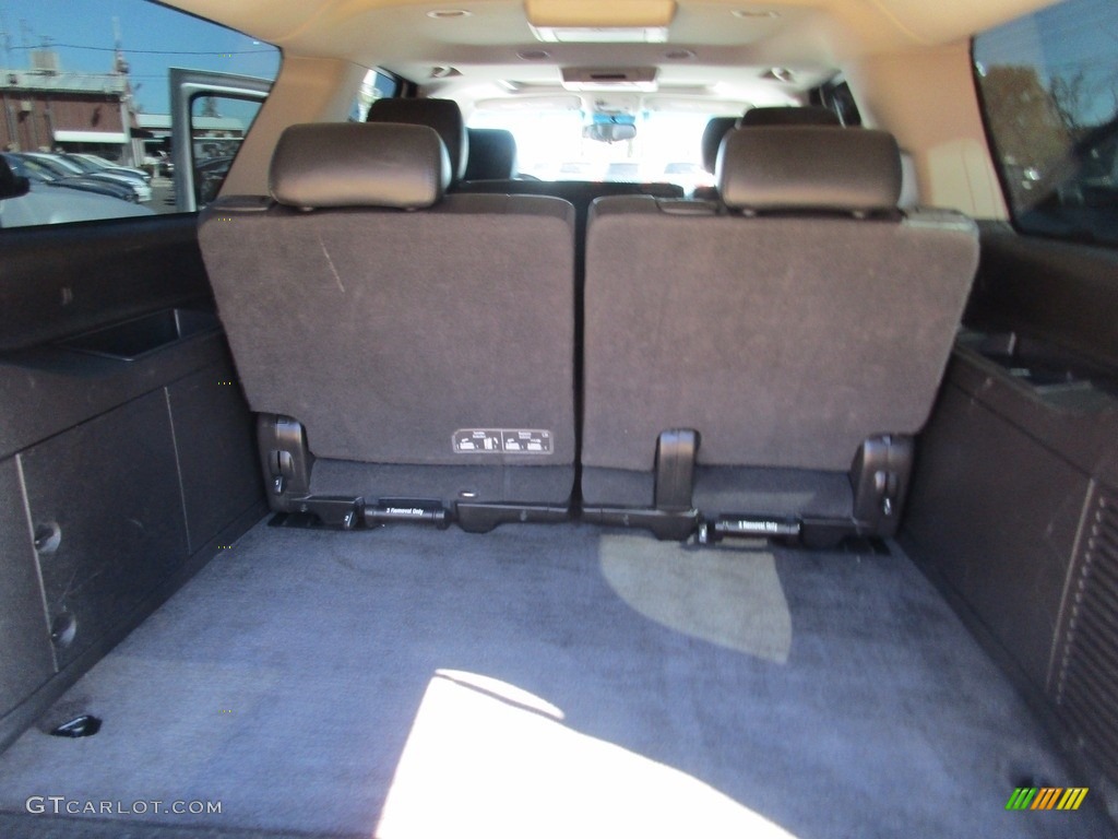 2012 Suburban LT - Summit White / Ebony photo #16