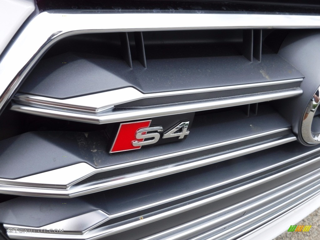 2018 Audi S4 Premium Plus quattro Sedan Marks and Logos Photos