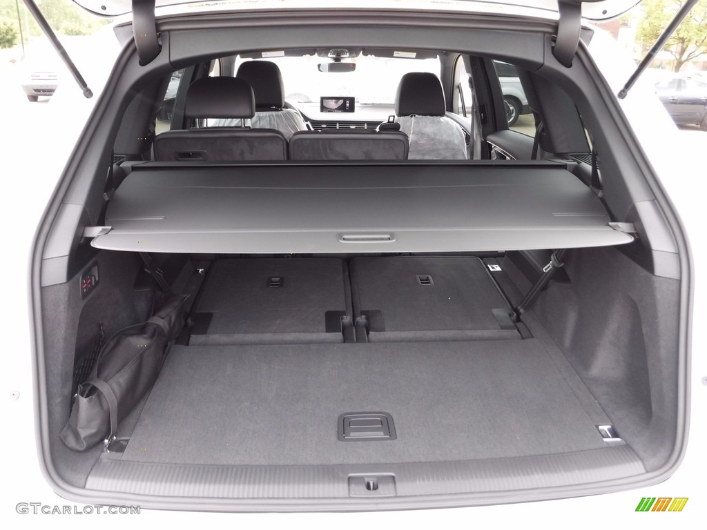 2017 Audi Q7 2.0T quattro Premium Trunk Photos