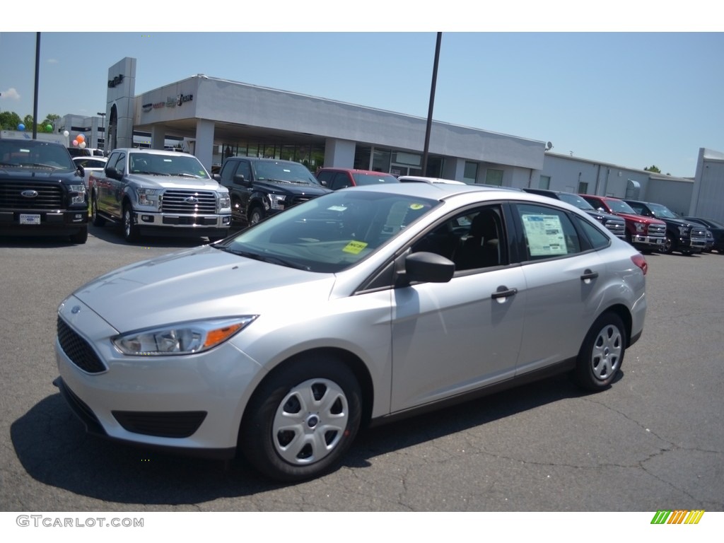 Ingot Silver 2017 Ford Focus S Sedan Exterior Photo #120587917