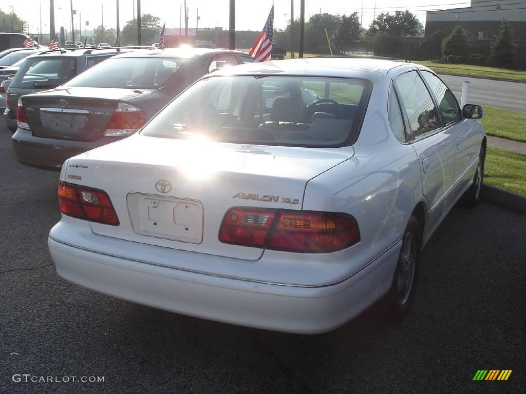 1999 Avalon XLS - White Diamond Pearl / Ivory photo #3