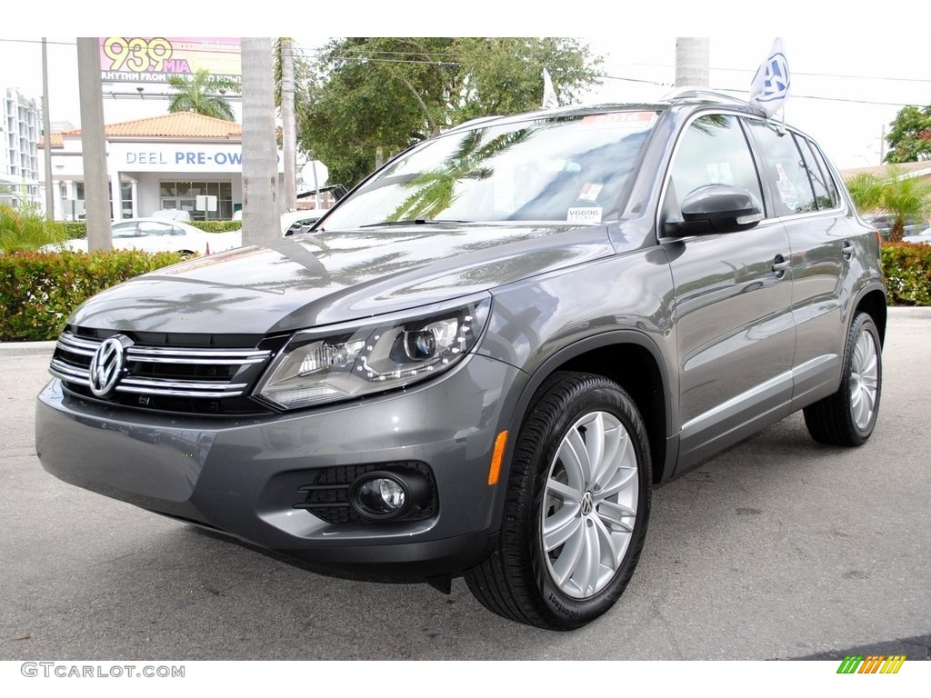 2016 Tiguan SE - Pepper Gray Metallic / Charcoal photo #5