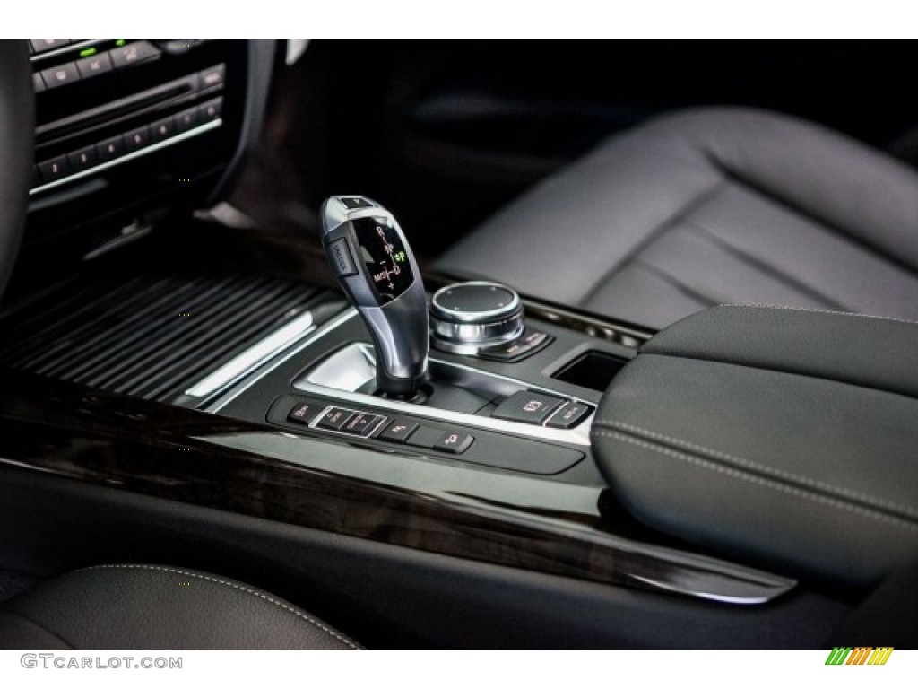 2017 BMW X5 xDrive35d Transmission Photos