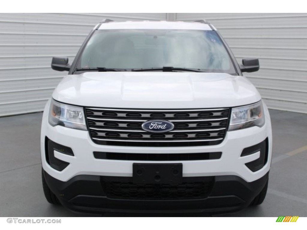 2017 Explorer FWD - Oxford White / Medium Light Camel photo #2