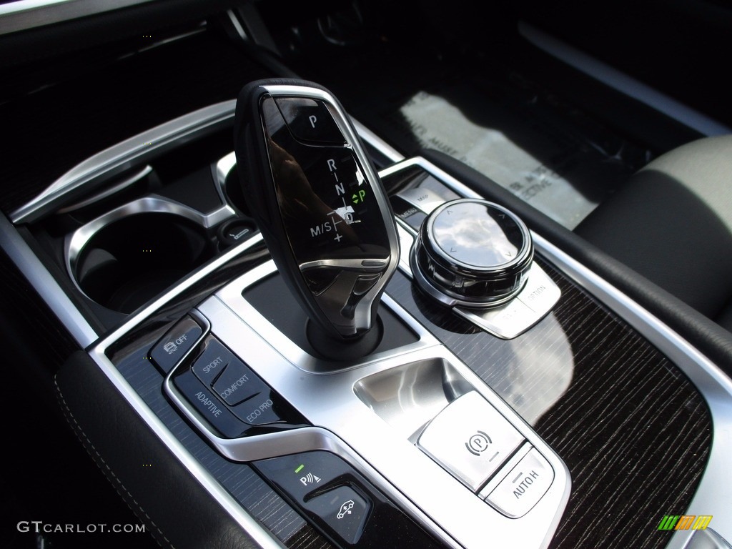 2018 7 Series 740i xDrive Sedan - Black Sapphire Metallic / Black photo #14