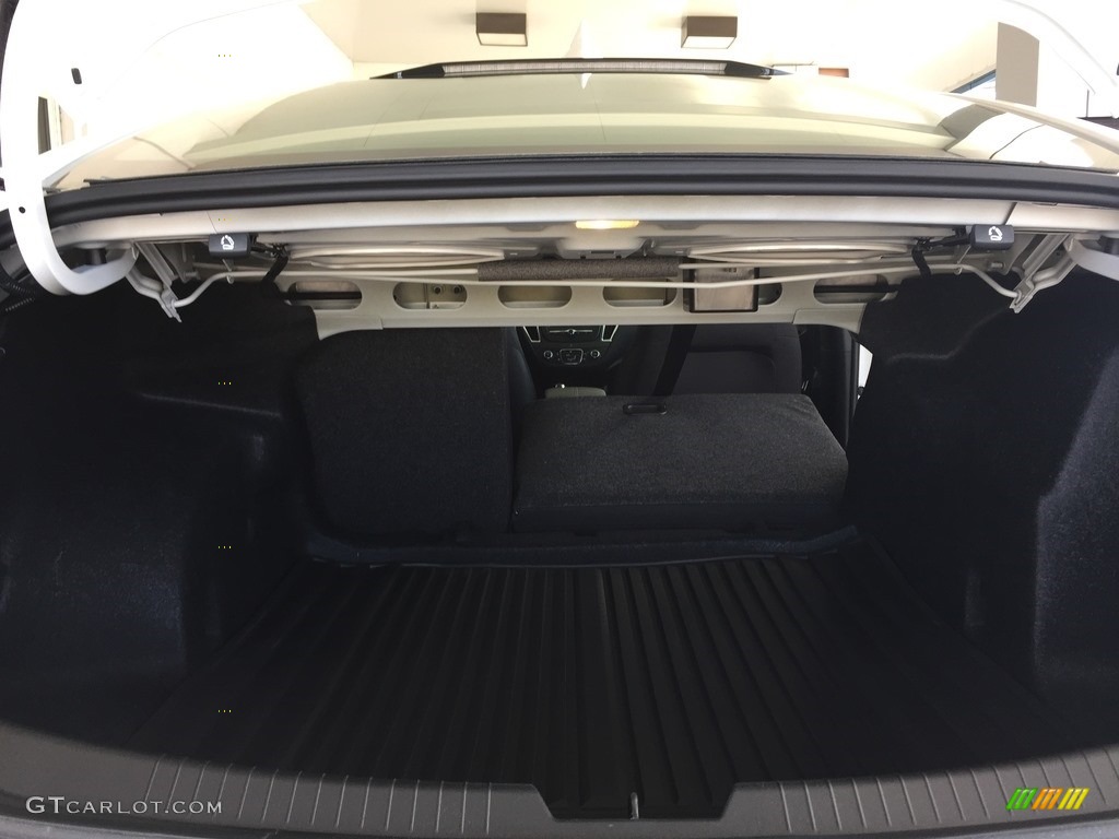 2017 Malibu LT - Iridescent Pearl Tricoat / Jet Black photo #10