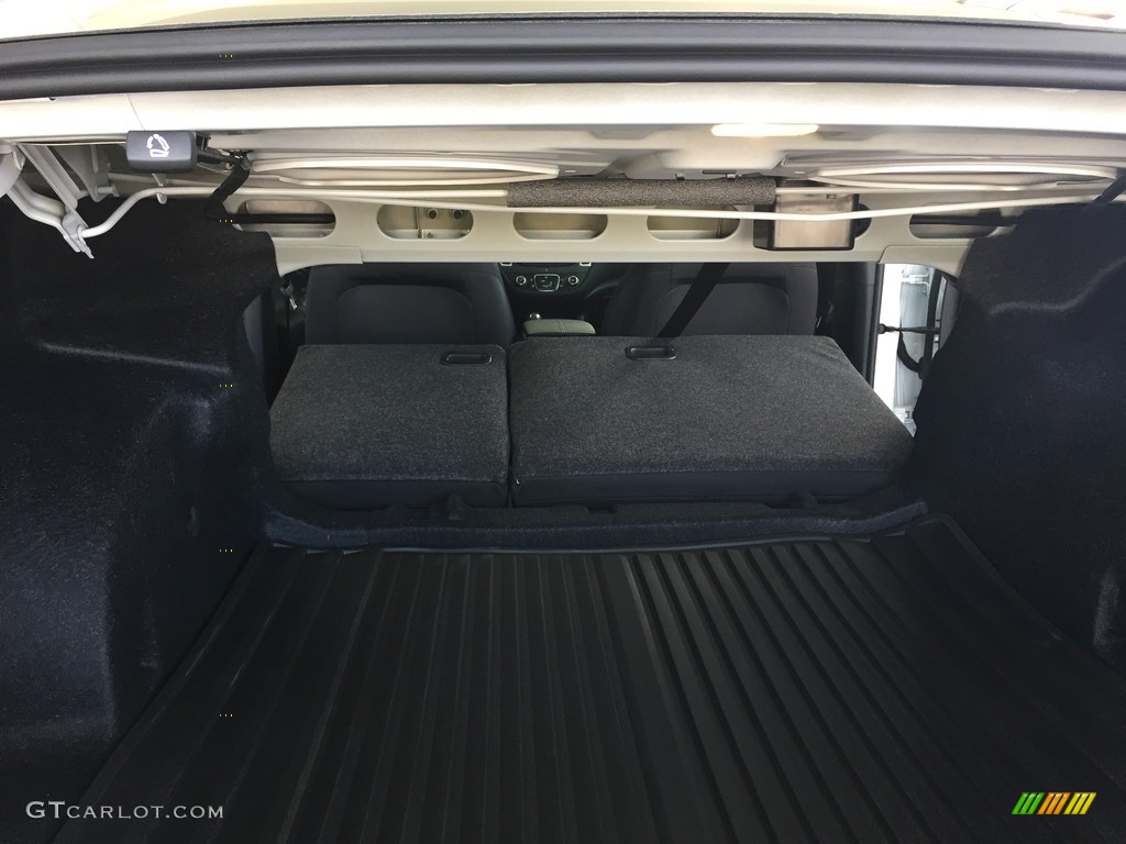 2017 Malibu LT - Iridescent Pearl Tricoat / Jet Black photo #11