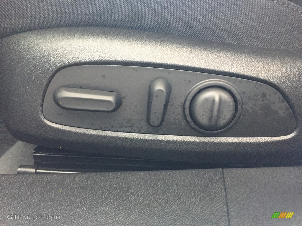 2017 Malibu LT - Iridescent Pearl Tricoat / Jet Black photo #15