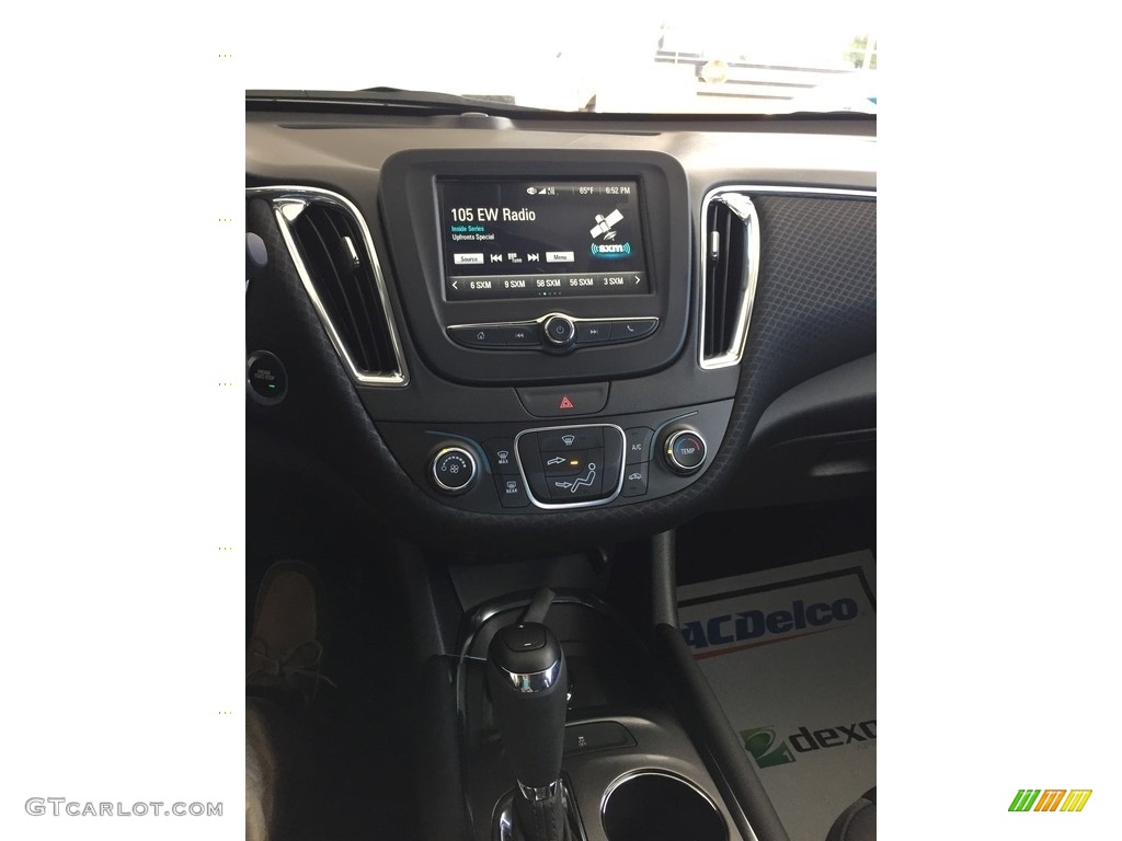 2017 Malibu LT - Iridescent Pearl Tricoat / Jet Black photo #18