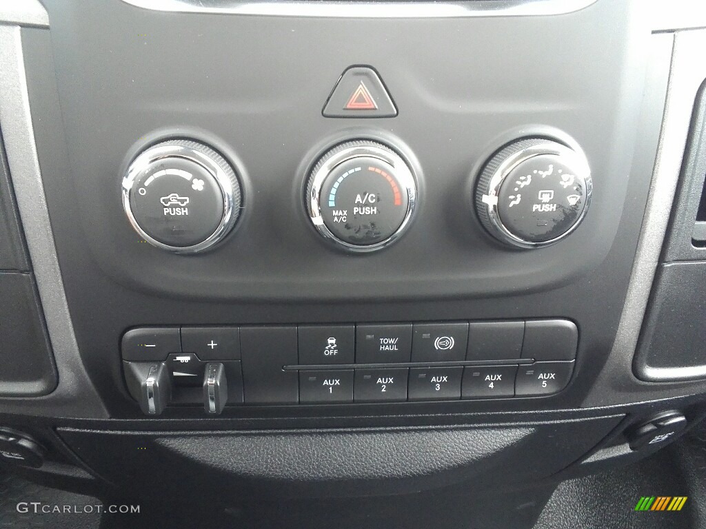2017 Ram 4500 Tradesman Regular Cab Chassis Controls Photo #120618159