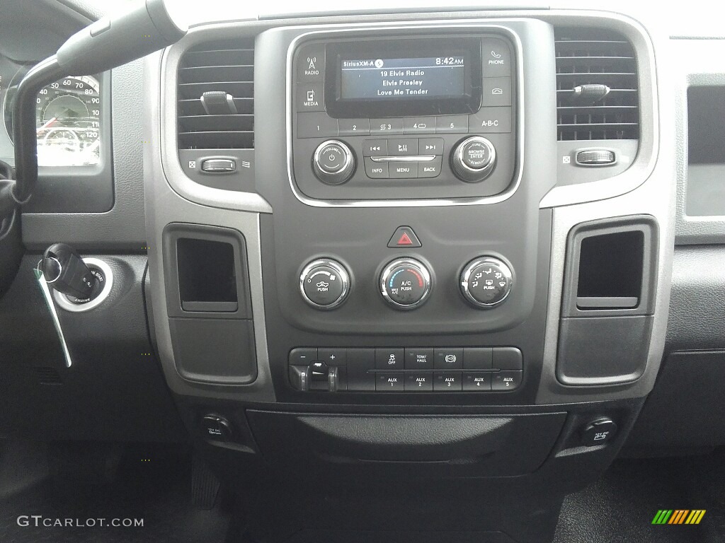 2017 Ram 4500 Tradesman Regular Cab Chassis Controls Photo #120618180