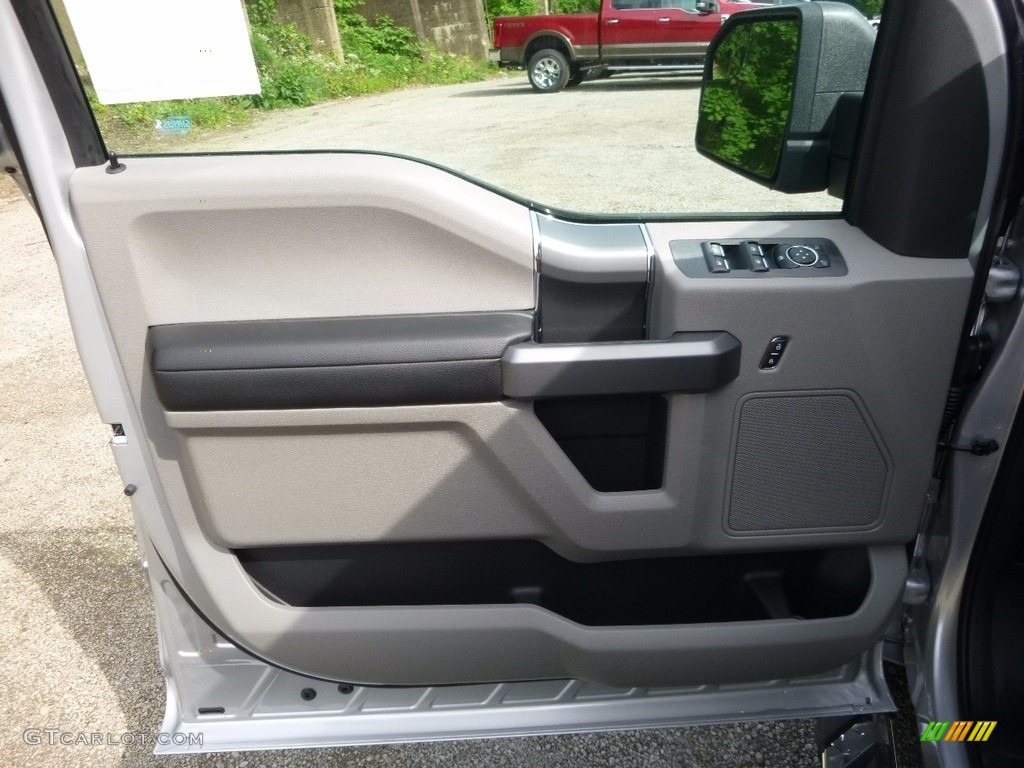 2017 F150 XLT SuperCrew 4x4 - Ingot Silver / Earth Gray photo #13