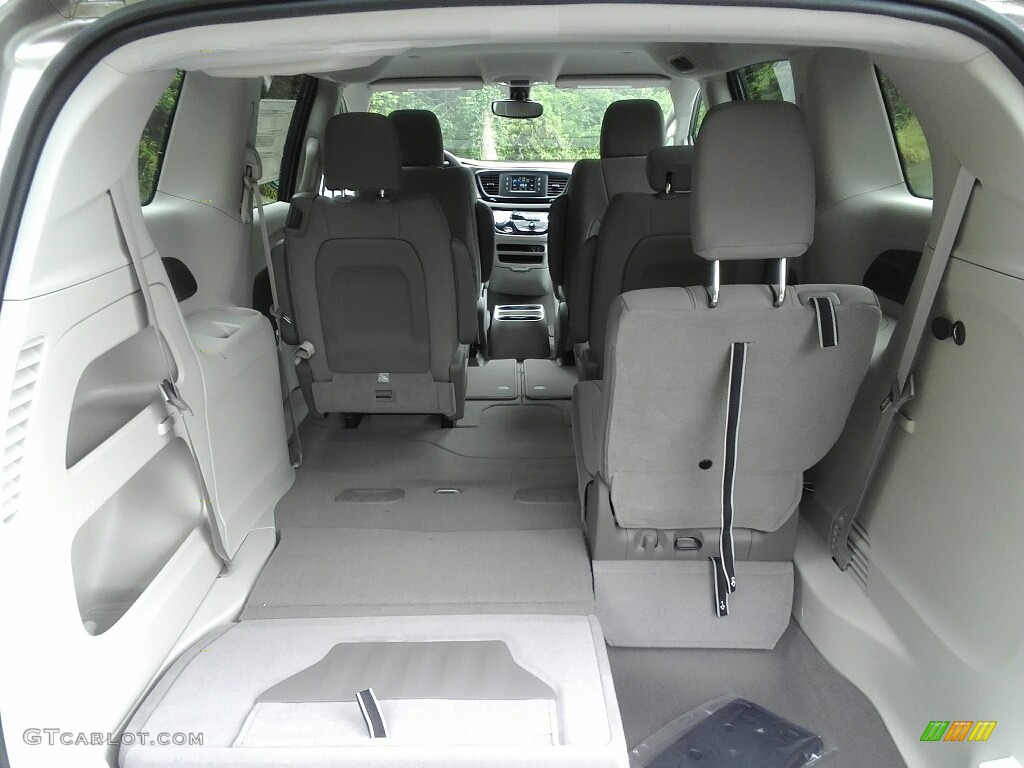 2017 Chrysler Pacifica LX Trunk Photos