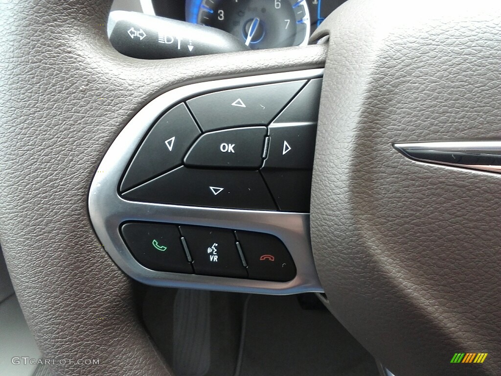 2017 Chrysler Pacifica LX Controls Photo #120635123