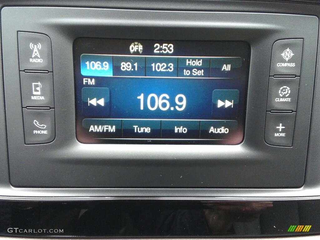 2017 Chrysler Pacifica LX Audio System Photo #120635243