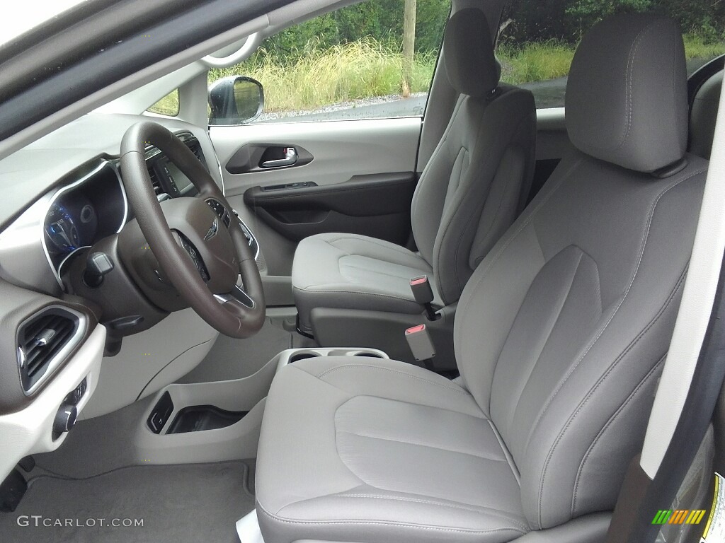 2017 Chrysler Pacifica LX Front Seat Photos