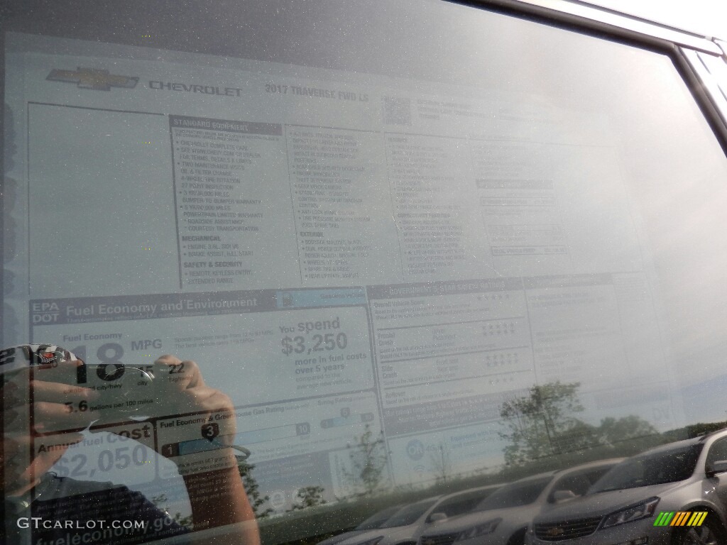 2017 Traverse LS - Summit White / Dark Titanium/Light Titanium photo #6
