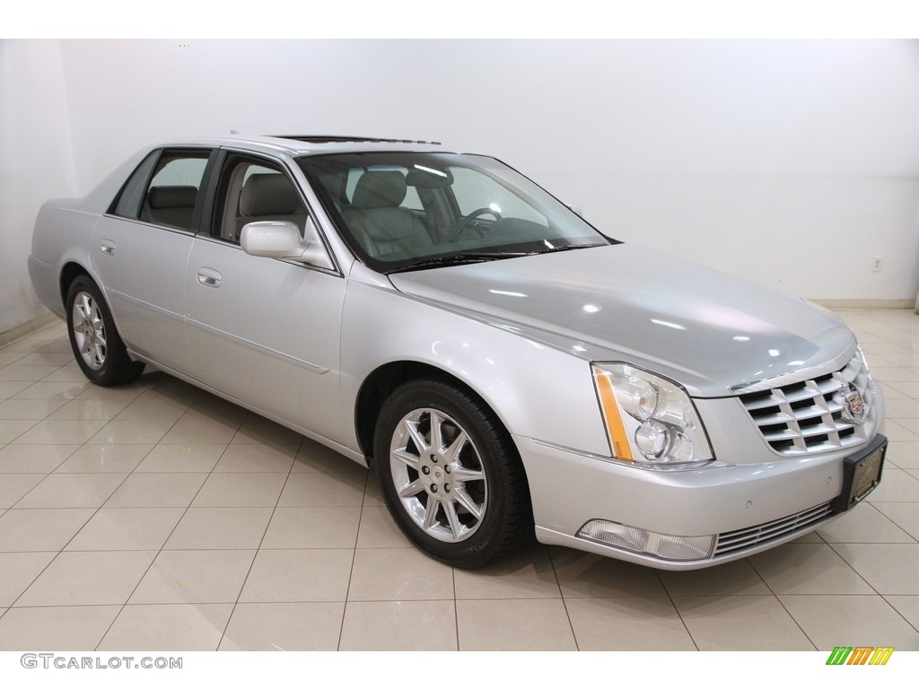 2011 DTS Luxury - Radiant Silver Metallic / Titanium/Dark Titanium Accents photo #1
