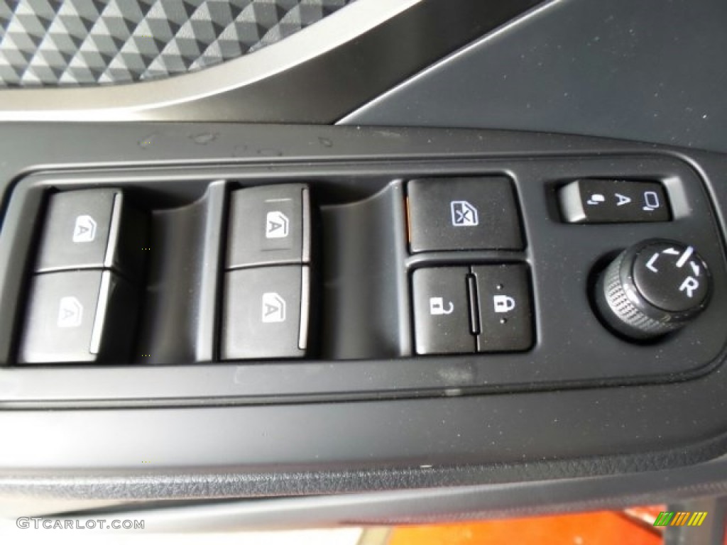 2018 Toyota C-HR XLE Controls Photo #120642698