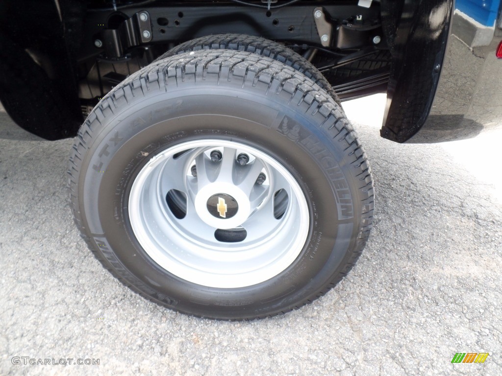 2017 Chevrolet Silverado 3500HD Work Truck Regular Cab Dual Rear Wheel 4x4 Wheel Photo #120657419