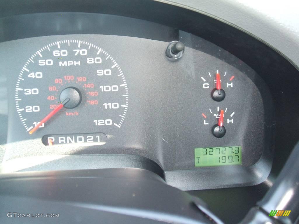 2005 F150 XL Regular Cab - Silver Metallic / Medium Flint/Dark Flint Grey photo #10