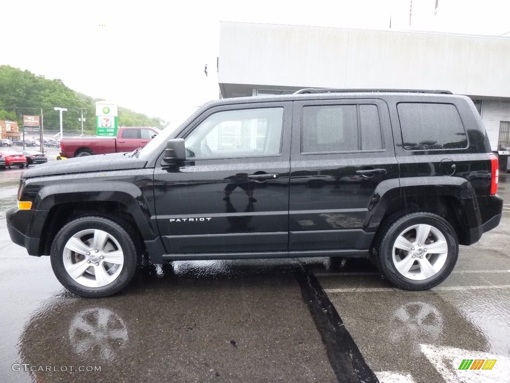 2012 Patriot Latitude 4x4 - Black / Dark Slate Gray/Light Pebble Beige photo #2