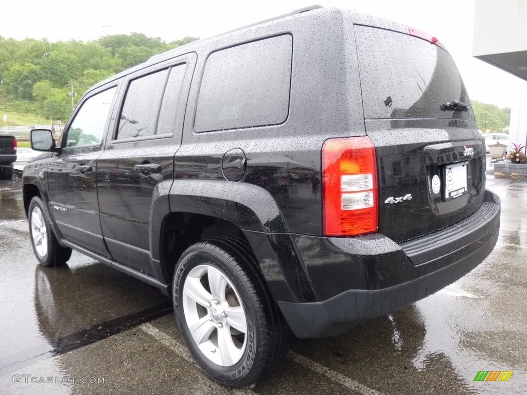 2012 Patriot Latitude 4x4 - Black / Dark Slate Gray/Light Pebble Beige photo #3
