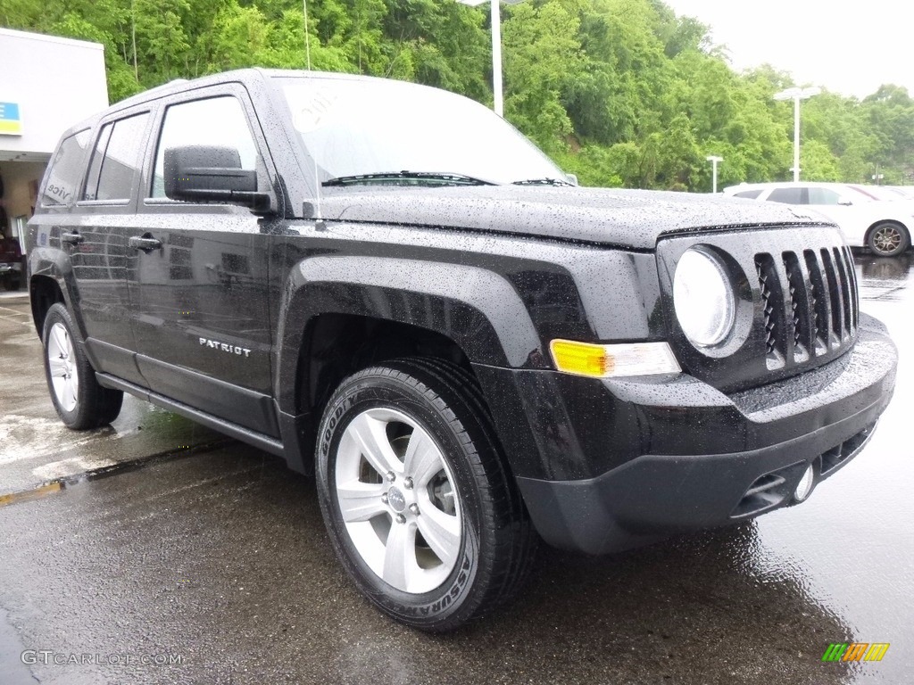 2012 Patriot Latitude 4x4 - Black / Dark Slate Gray/Light Pebble Beige photo #8