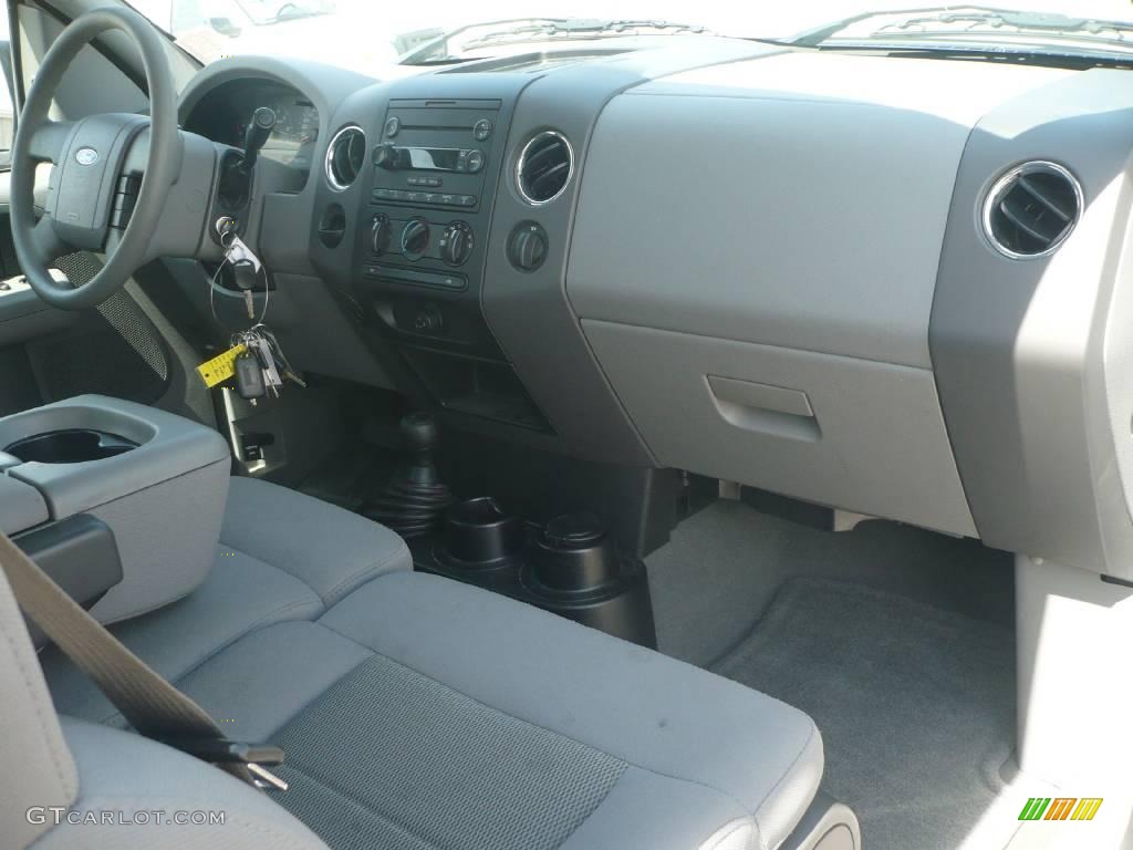 2006 F150 XLT Regular Cab 4x4 - Oxford White / Medium/Dark Flint photo #10