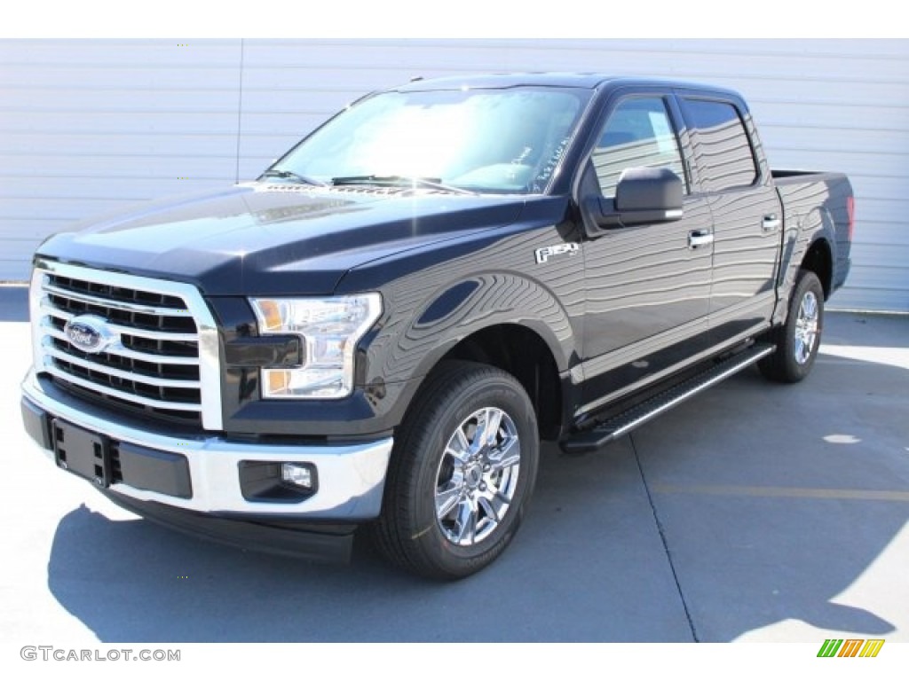 2017 F150 XLT SuperCrew - Shadow Black / Earth Gray photo #3