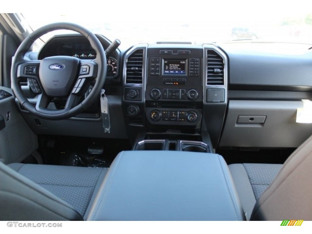 2017 F150 XLT SuperCrew - Shadow Black / Earth Gray photo #21
