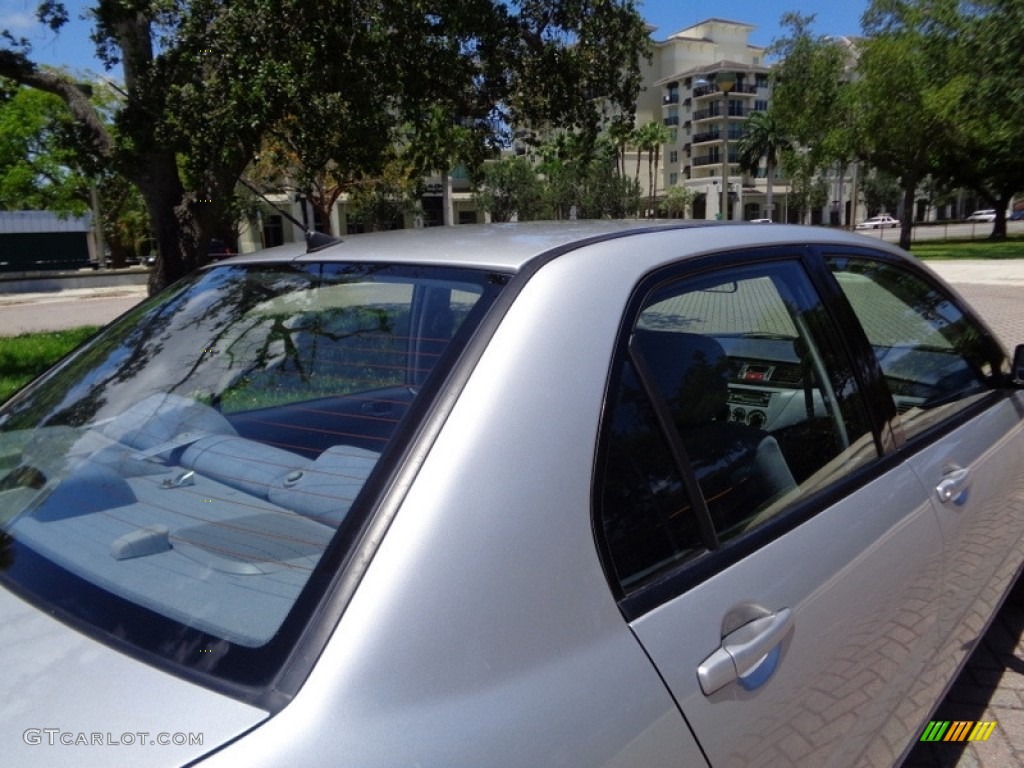 2002 Lancer ES - Munich Silver Metallic / Gray photo #25