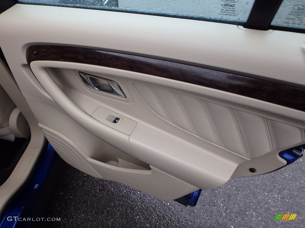 2015 Taurus Limited - Deep Impact Blue Metallic / Dune photo #15