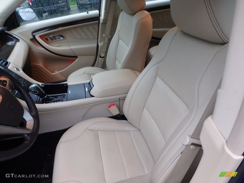 2015 Taurus Limited - Deep Impact Blue Metallic / Dune photo #16