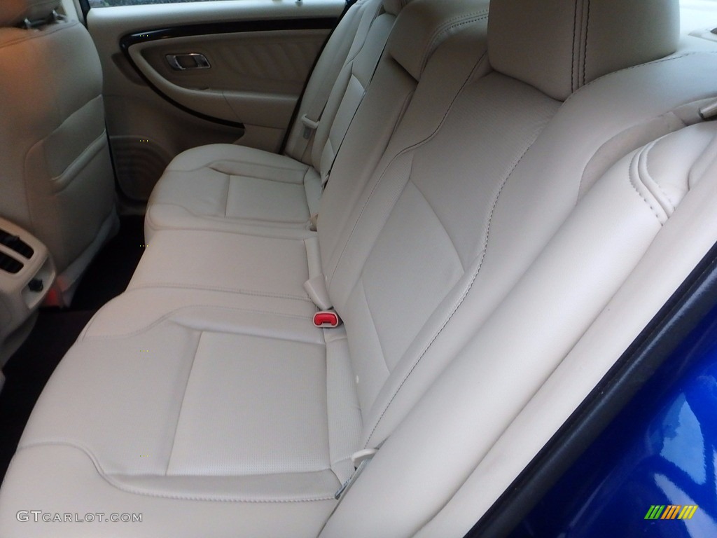 2015 Taurus Limited - Deep Impact Blue Metallic / Dune photo #17