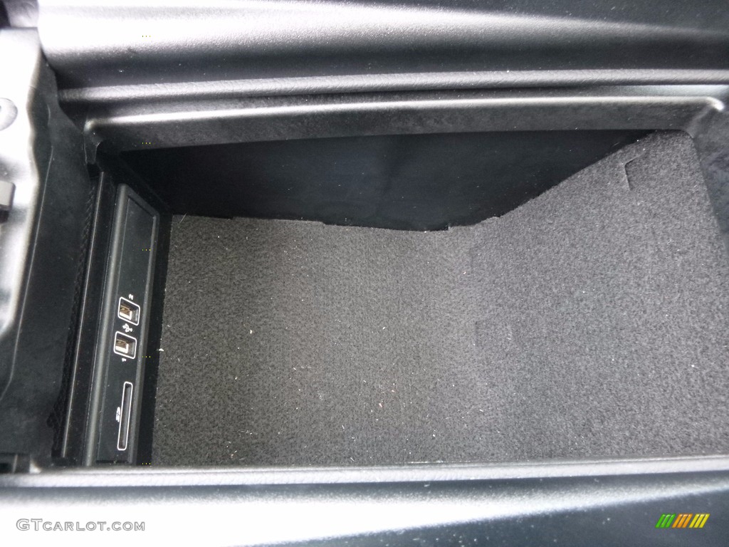 2017 E 300 4Matic Sedan - designo Selenite Grey Magno (matte) / Black photo #24