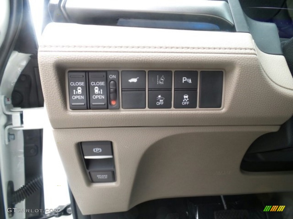 2018 Honda Odyssey Elite Controls Photo #120681209