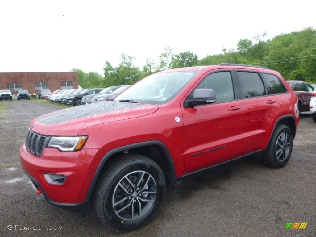 2017 Grand Cherokee Trailhawk 4x4 - Redline 2 Coat Pearl / Black photo #1