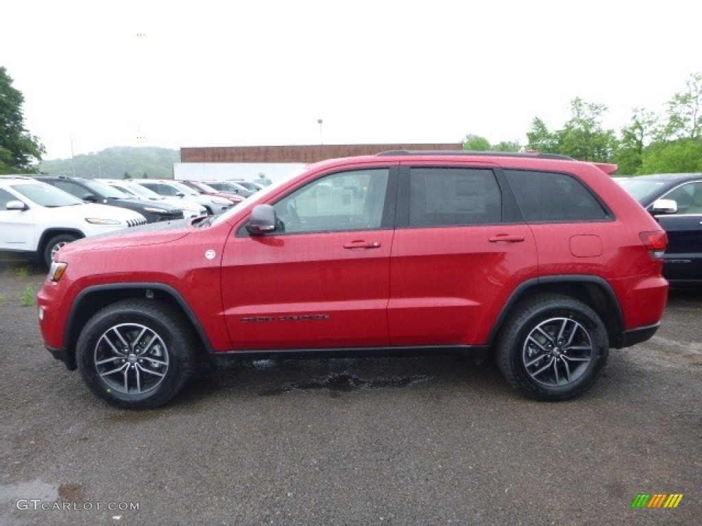 2017 Grand Cherokee Trailhawk 4x4 - Redline 2 Coat Pearl / Black photo #2