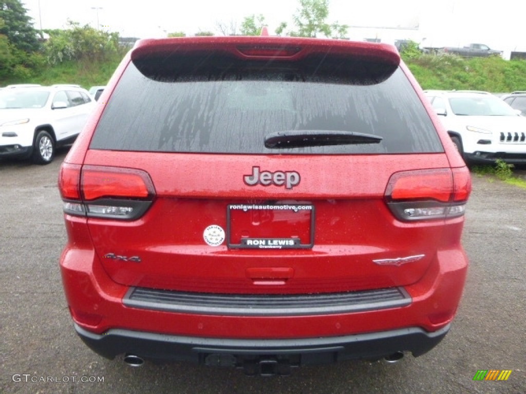 2017 Grand Cherokee Trailhawk 4x4 - Redline 2 Coat Pearl / Black photo #4