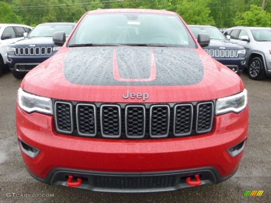 2017 Grand Cherokee Trailhawk 4x4 - Redline 2 Coat Pearl / Black photo #11