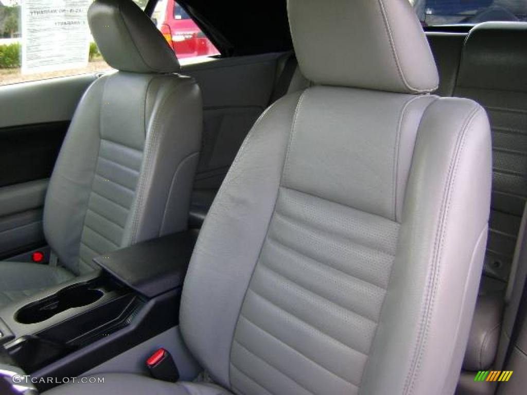 2006 Mustang GT Premium Convertible - Black / Light Graphite photo #17