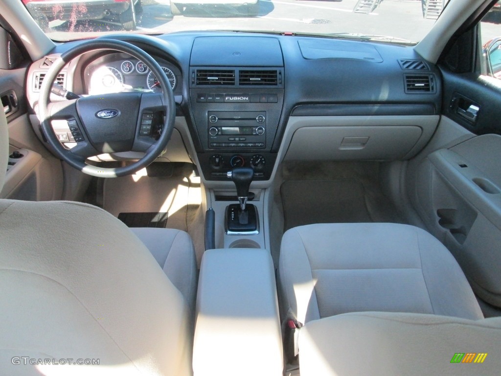 2008 Fusion SE - Redfire Metallic / Medium Light Stone photo #26
