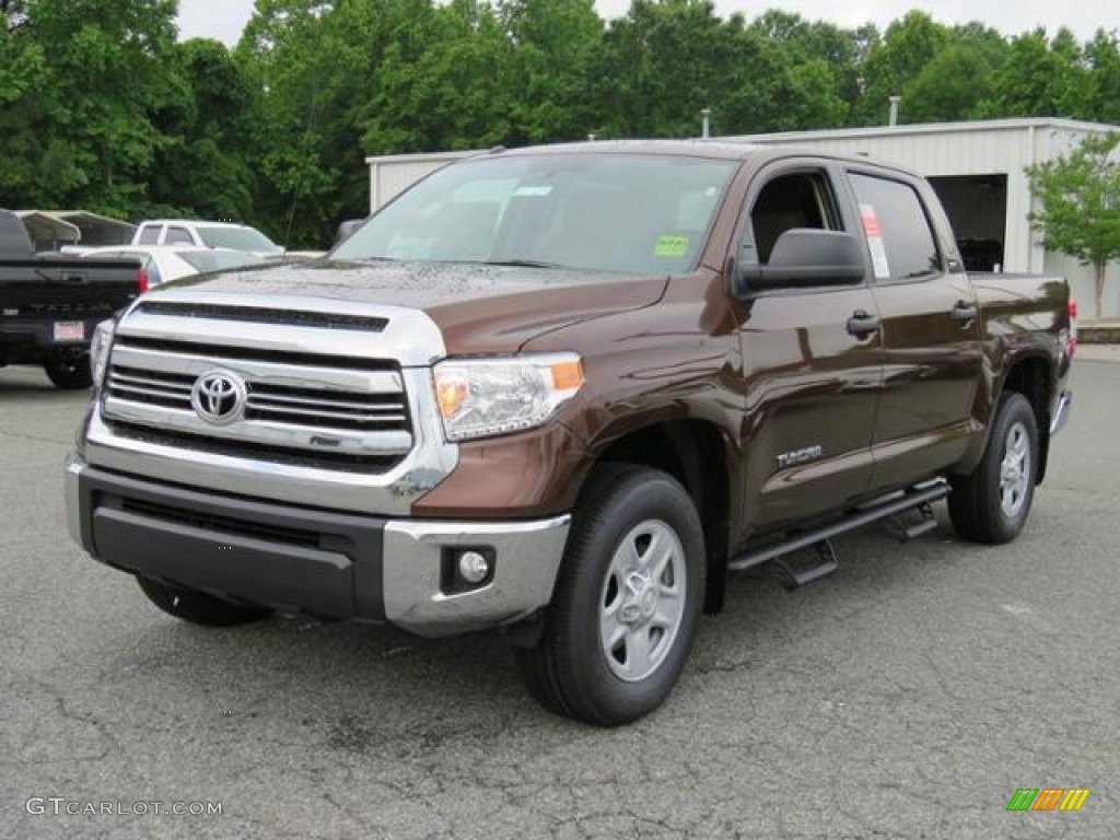 2017 Tundra SR5 CrewMax - Sunset Bronze Mica / Sand Beige photo #3