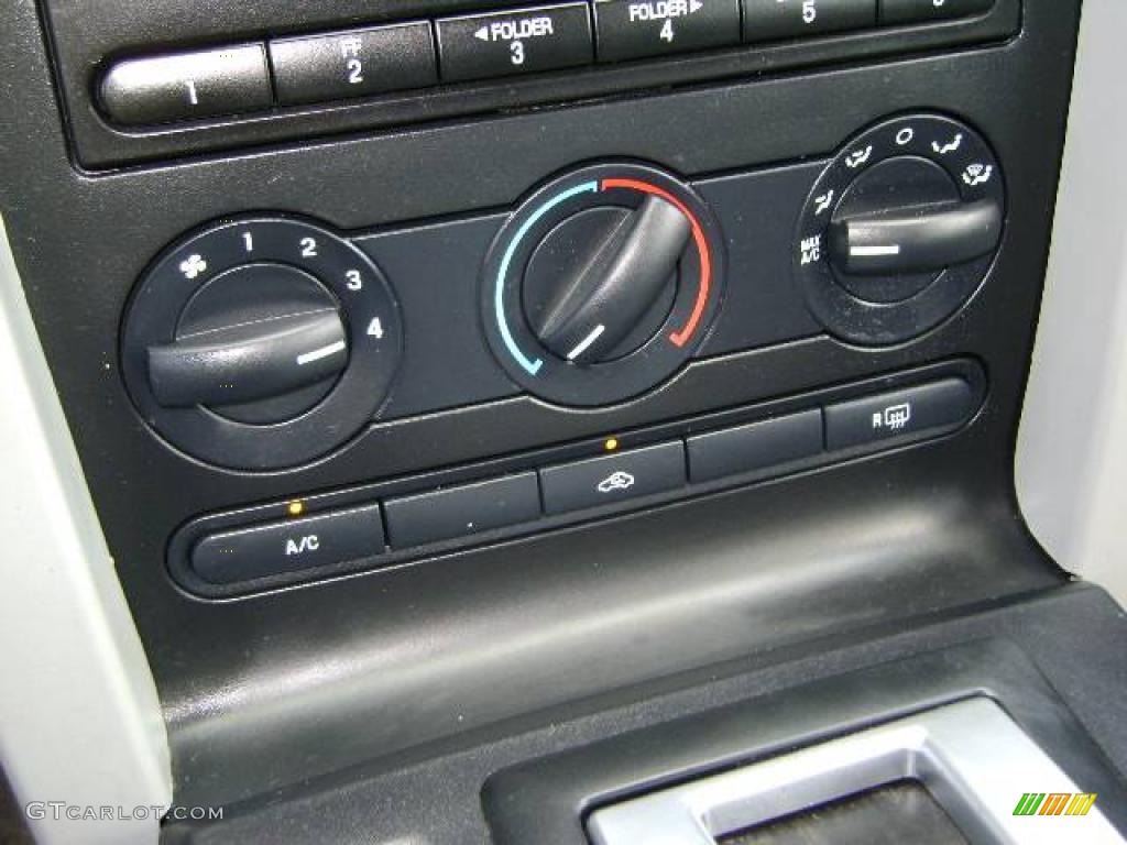 2006 Mustang GT Premium Convertible - Black / Light Graphite photo #31