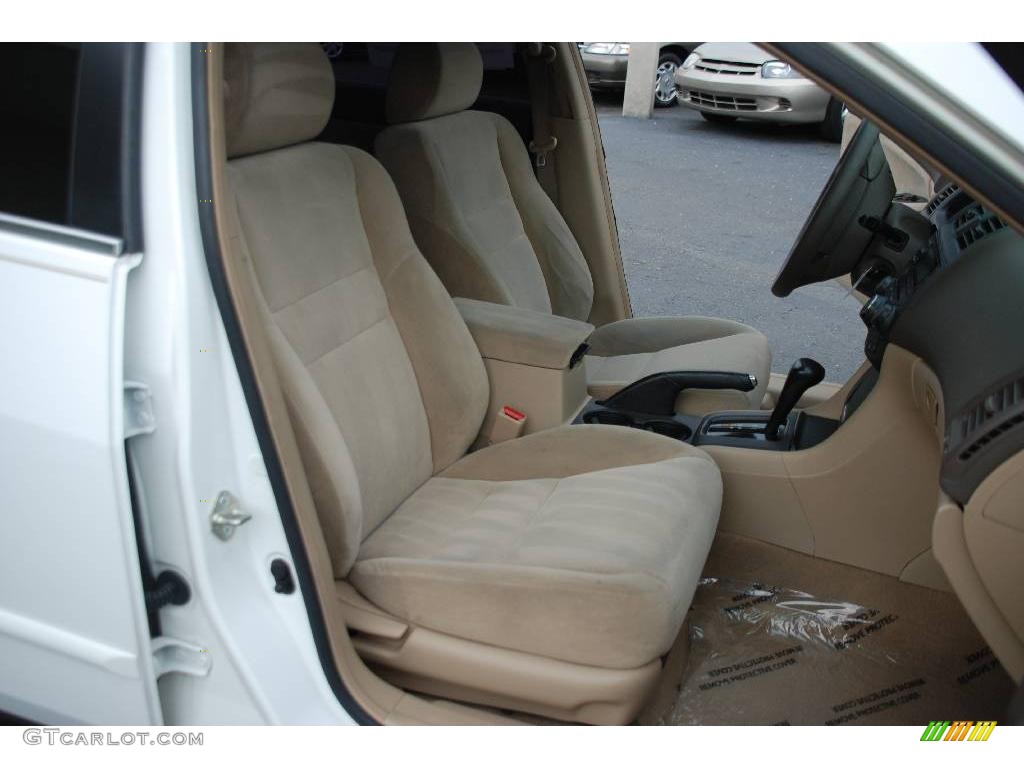 2003 Accord LX Sedan - Taffeta White / Ivory photo #26