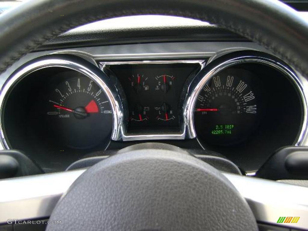 2006 Mustang GT Premium Convertible - Black / Light Graphite photo #34