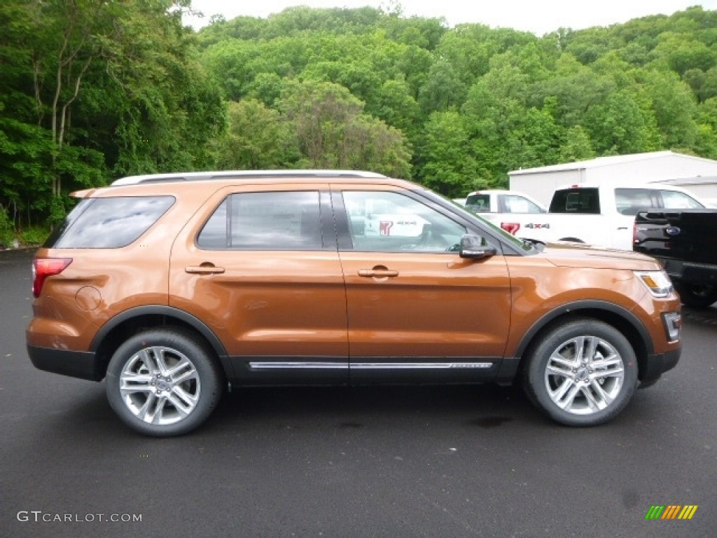 2017 Explorer XLT 4WD - Canyon Ridge / Ebony Black photo #1